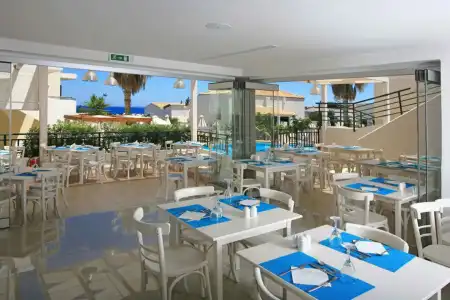 EuroKatrin Suites-Adults Only - 17