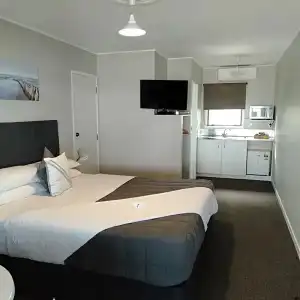 Albatross Motel - 126
