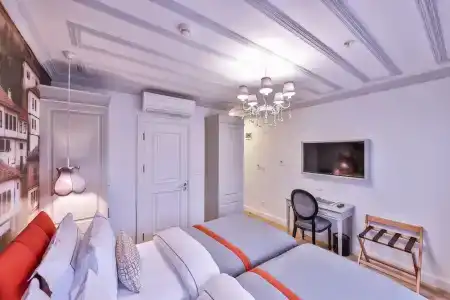 9 Doors - 29