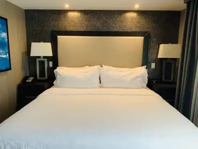 Holiday Inn Express & Suites Calgary by IHG - 4