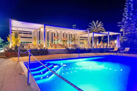 Apollo Resort Art - 17