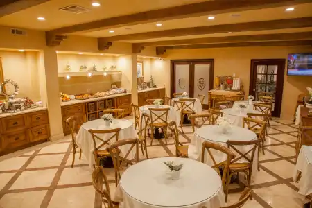 Best Western Plus Sunset Plaza - 27