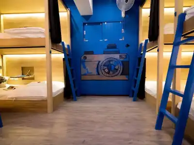 Bed in 8-bed Mixed Thalay Cha Am by Tha A Co-living With a Million Dollar View - Hostel - 1
