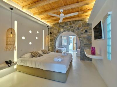 Zefi & Suites - 203