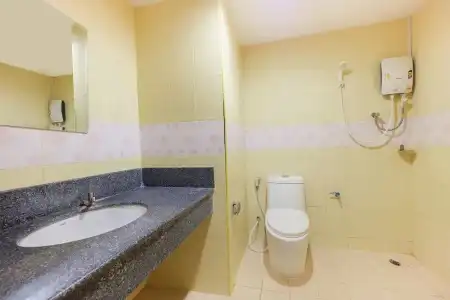 OYO 565 Trang - 8