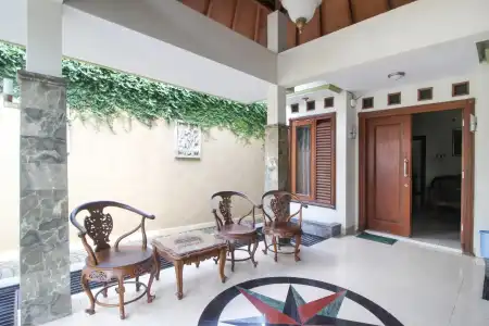 RedDoorz Plus @ Tegal Panggung - 7