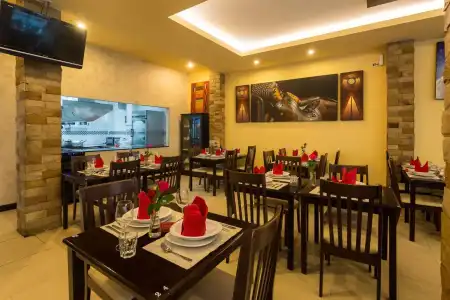 Room in Guest Room - Bucintoro Restaurant & Guesthouse Belvedere - 10 Minutes From Patong Beach - 10