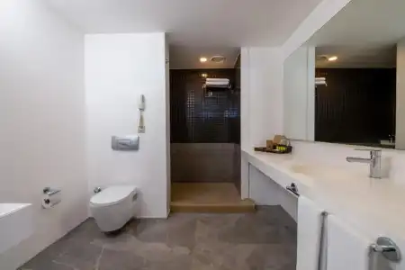 Nirvana Cosmopolitan - 58