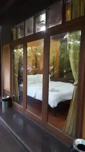 Ruean Mai Chai Khlong - 29