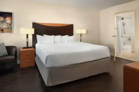 Fairfield by Marriott Anaheim Resort - 48