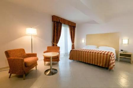 Continental Wellness & Spa - 83