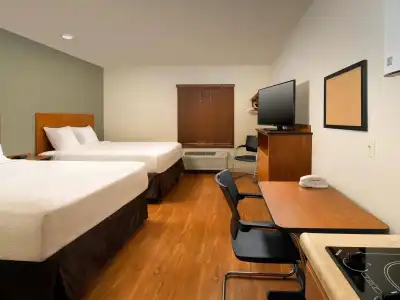 WoodSpring Suites Bakersfield East - 8