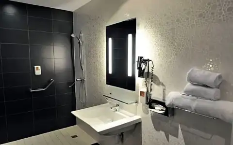 Kyriad Prestige Perpignan Centre Gare - 52