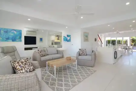 Noosa Entrance Waterfront Resort - 196