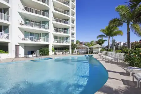 Crystal Bay on the Broadwater - 16