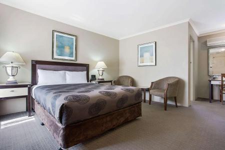 Comfort Inn On Raglan - 6