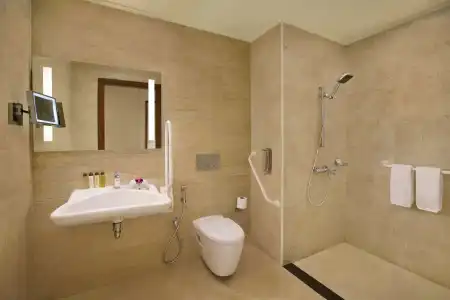 DoubleTree by Hilton Resort & Spa Marjan Island - 10
