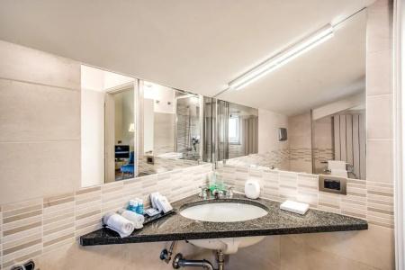La Gaura Guest House - 32