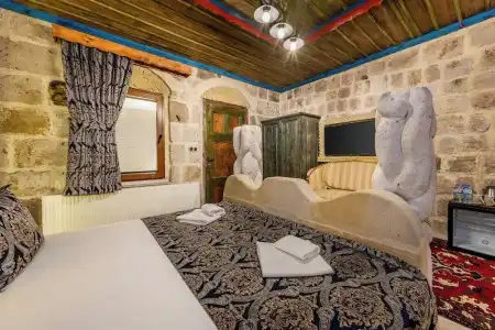 Kayatas Cave Suites - 56