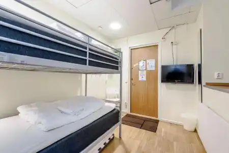City Hostel - 64