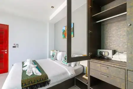 Rossarin Sea View Patong - 43