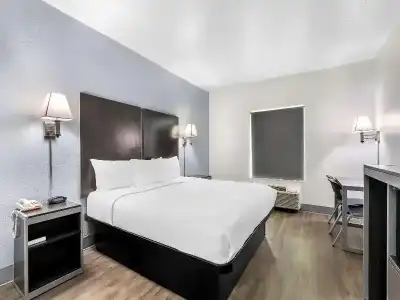 Suburban Studios Chattanooga Northeast - Ooltewah - 47