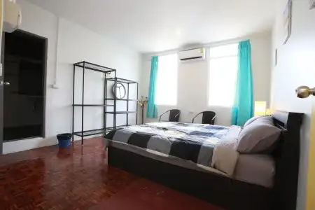 Zee Thai Hostel - 33