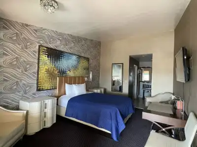 Crown Motel - 47
