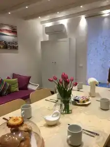 B&B Napoli La scalinata di Chiaia - 9