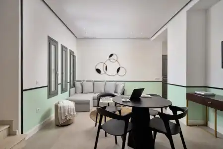 Alleys All-Suite & Spa - 86