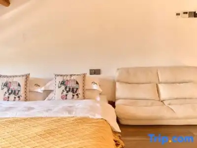 Yuequ yunshang Guesthouse - 102