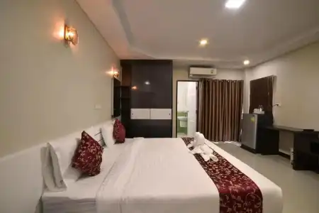 Gold Airport Suites - 34