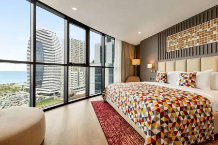 Billionaire Ramada Plaza by Wyndham Batumi - 18