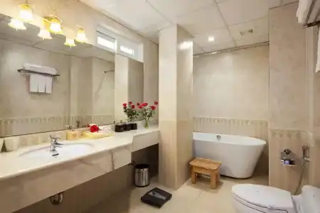 Sq Hang Gai & Spa - 45