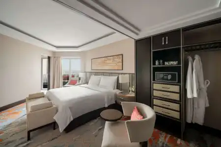 Shangri-La Eros, New Delhi - 74