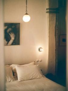 Mona - 57