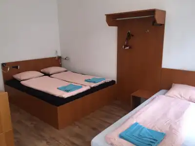 Omega Guesthouse Budapest - 1