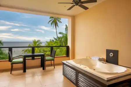 DoubleTree by Hilton Seychelles - Allamanda Resort & Spa - 9