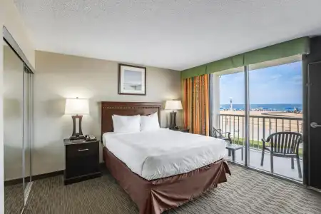 Beach Quarters Resort - 2