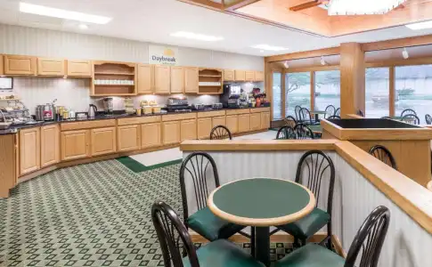 Clarion Pointe Near Erie Casino - 32