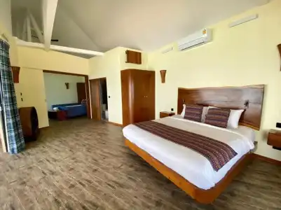Absolute Beachfront Resort - 2