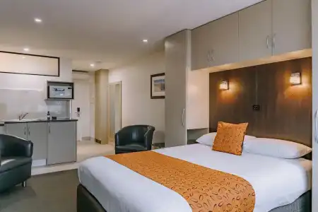 429 Apartments and Suites - 49