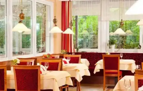 Bayerischer Hof - 9