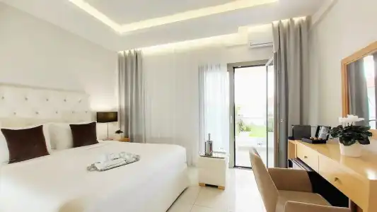Akrogiali Exclusive - Adults Only - 99