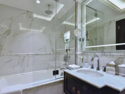 Mövenpick Bahrain - 7