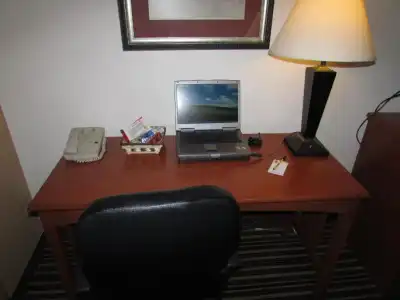 Super 8 by Wyndham Austin/Airport South - 40