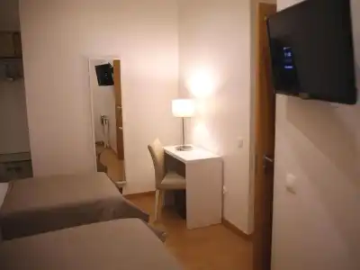 Lisbon Style Guesthouse - 82
