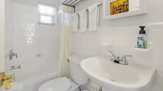 Coconut Inn - 8