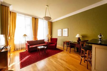 Louisa's Place - 202