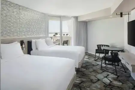 Renaissance Daytona Beach Oceanfront - 11